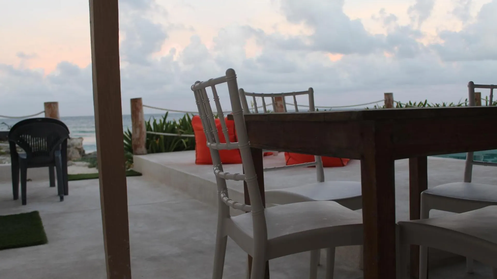Punta Piedra Studios Isla Mujeres México